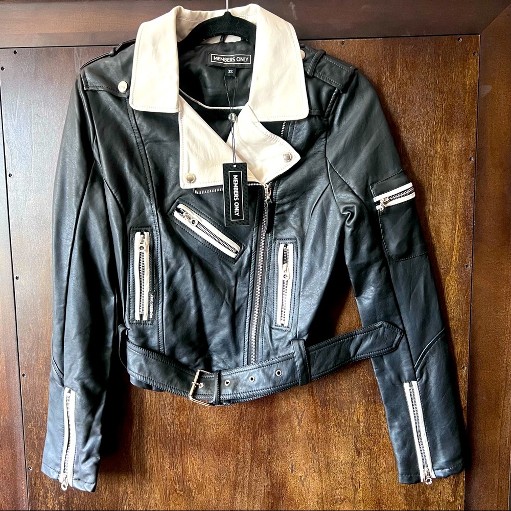 Members Only leather jacket! XS. Never worn with tags.